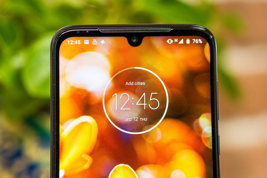 Moto G8 Plus Notch display