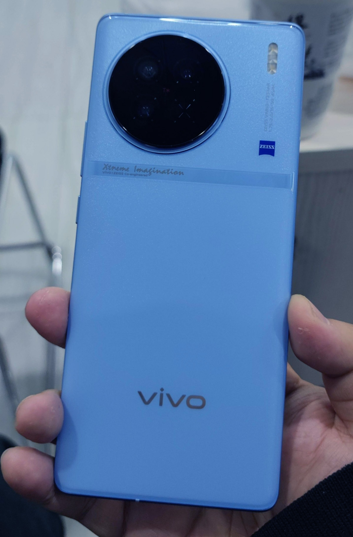 Vivo X90 smiles for the camera in leaked hands-on images; Vivo X90 Pro+  colourways shown off via renders -  News